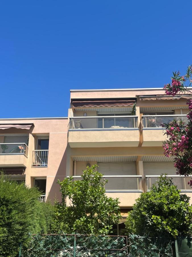 Appartement De Charme A 2 Min De La Plage Vallauris Buitenkant foto